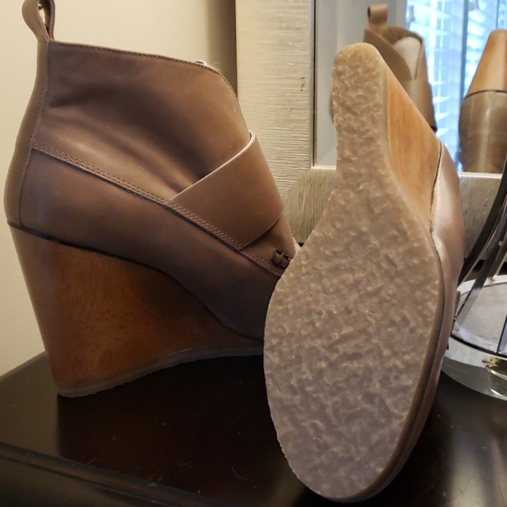 Camel Color Boots - Picture 3 of 4